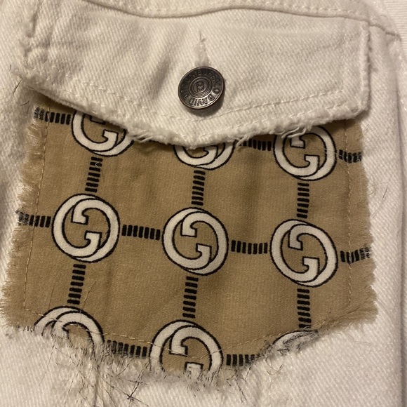 - NWOT WHITE JEAN JACKET - Picture 3 of 9